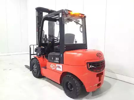 Elektromos 4 kerekű 2022  EP Equipment EFL302 410 HC RENTAL (5)