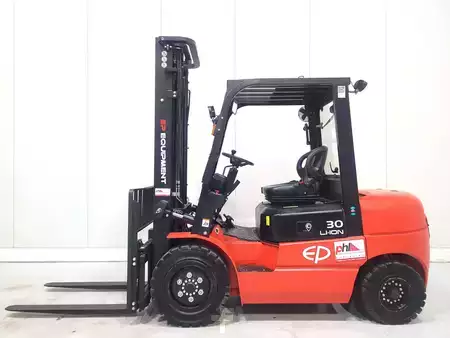 Elektromos 4 kerekű 2022  EP Equipment EFL302 410 HC RENTAL (7)