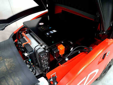 Carrelli elettrici 4 ruote 2023  EP Equipment EFL303B 205 FC RENTAL (6)