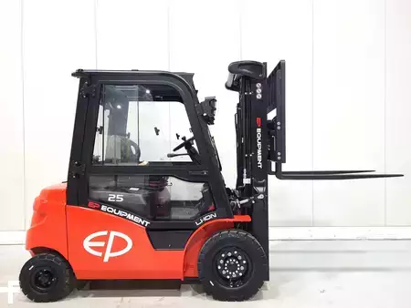 Elektro čtyřkolový VZV 2026  EP Equipment EFL253 460 FC (1)