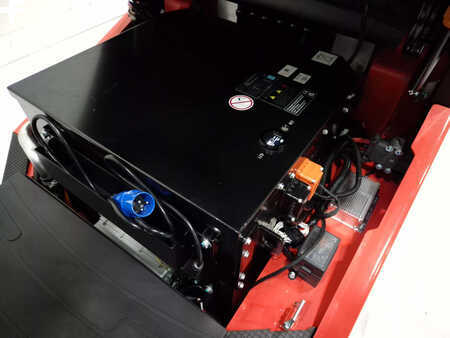 Sähkö - 4 pyör 2025  EP Equipment EFL203P FT 280 NC (6)