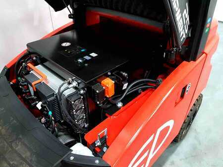 4-wiel elektrische heftrucks 2023  EP Equipment EFL253B 205 HC RENTAL (6)