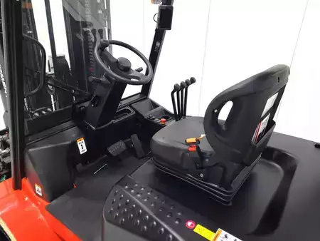 Elektromos 4 kerekű 2025  EP Equipment CPD50L1 560 HC (3)