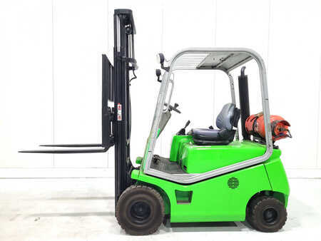 Treibgasstapler 2005  Cesab DRAGO 150 RENTAL (1)