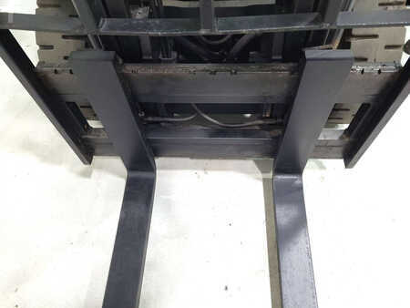 Treibgasstapler 2005  Cesab DRAGO 150 RENTAL (4)