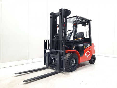 Chariots électriques à 4 roues 2025  EP Equipment EFL303 205 HC (2)