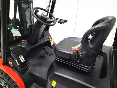 Chariots électriques à 4 roues 2025  EP Equipment EFL303 205 HC (3)