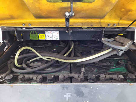 VZV pro práci v úzk.uličkách-retrakt 2017  Aisle Master 20SHE (6)