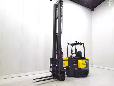 VZV pro práci v úzk.uličkách-retrakt 2014  Aisle Master 20WHE (2)