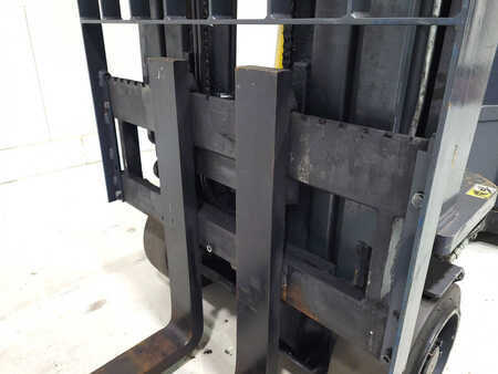 VZV pro práci v úzk.uličkách-retrakt 2017  Aisle Master 20SHE (4)