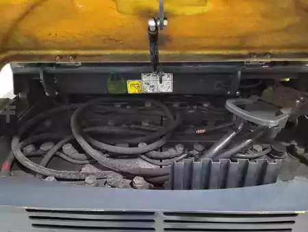 Articulated Trucks / VNA 2016  Aisle Master 20SE (6)