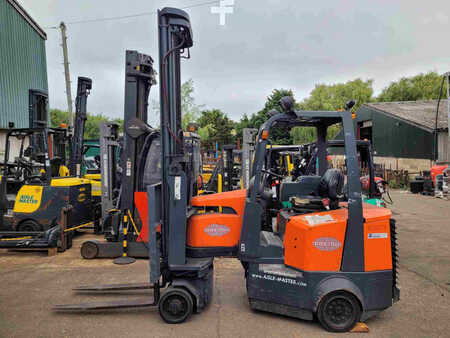 Kääntökelkkatrukki 2009  Aisle Master 20WHE (1)