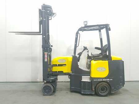 VZV pro práci v úzk.uličkách-retrakt 2017  Aisle Master 15NE RENTAL (1)