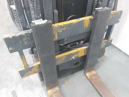 VZV pro práci v úzk.uličkách-retrakt 2017  Aisle Master 15NE RENTAL (4)