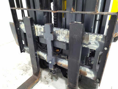 VZV pro práci v úzk.uličkách-retrakt 2018  Aisle Master 20WHE (4)