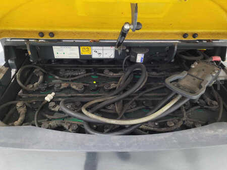 Kääntökelkkatrukki 2012  Aisle Master AM20SE (6)