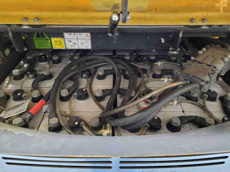 Kääntökelkkatrukki 2018  Aisle Master 20WHE (6)