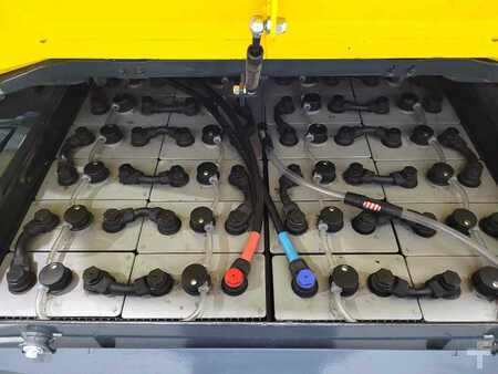 Kääntökelkkatrukki 2009  Aisle Master 20SHE (6)