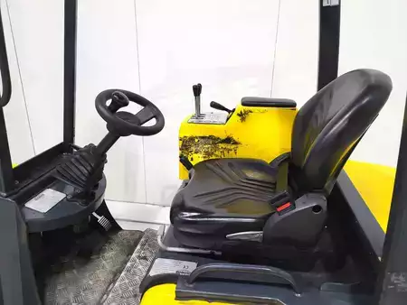 Articulated Trucks / VNA 2016  Aisle Master 20SE (3)