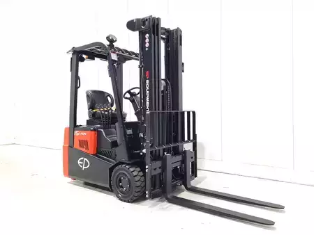 Carrelli elettrici 3 ruote 2025  EP Equipment CPD15TVL 150 NC (1)