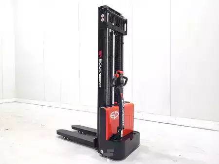 Stackers Stand-on 2025  EP Equipment ESL122 3.6 (1)