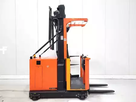 Vertikal-Kommissionierer 2011  BT OP1000HSE (1)