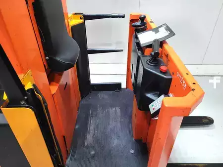 Vertikal-Kommissionierer 2011  BT OP1000HSE (3)