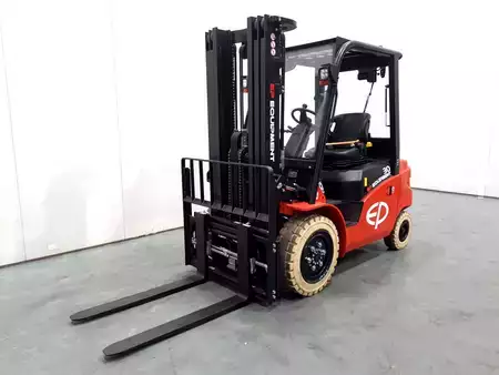 Elektromos 4 kerekű 2023  EP Equipment EFL303B 205 HC (2)