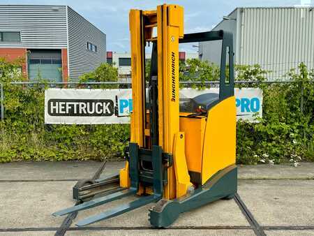 Reachtrucks 2006  Jungheinrich ETV-V114 (2)