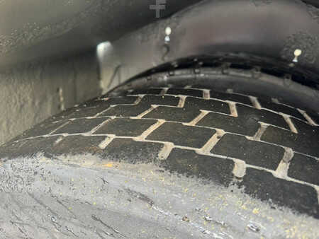 Terminálový traktor 2013  Terberg RT 223 (10)