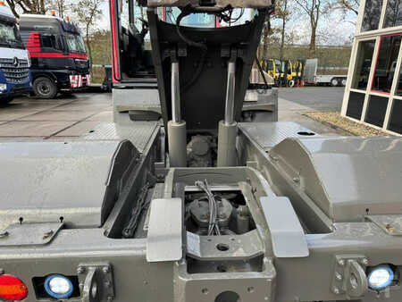 Terminálový traktor 2013  Terberg RT 223 (17)