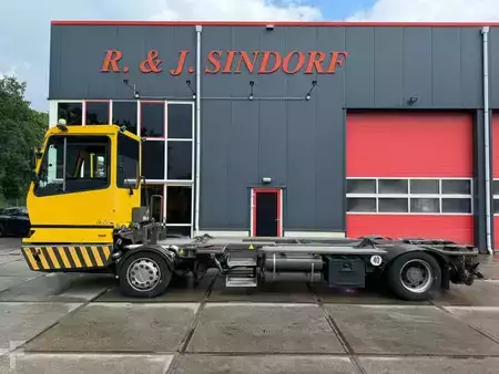 Trator de terminal 2018  Terberg BC 182 (1)