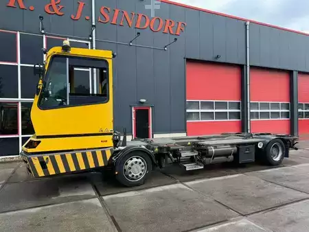 Trator de terminal 2018  Terberg BC 182 (2)