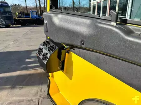 Eléctrico - 4 rodas 2018  Hyster J 2.5 XN 2500kg E- Heftruck Triplo (28)