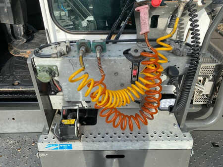 Trator de terminal 2013  Terberg RT223 (11)