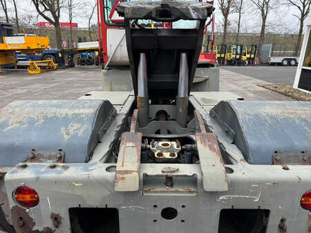 Terminál traktor 2006  Terberg YT 182 (14)