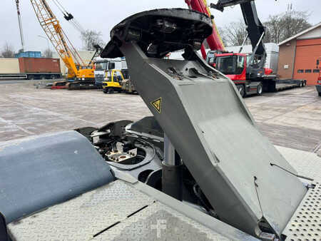 Terminál traktor 2006  Terberg YT 182 (19)