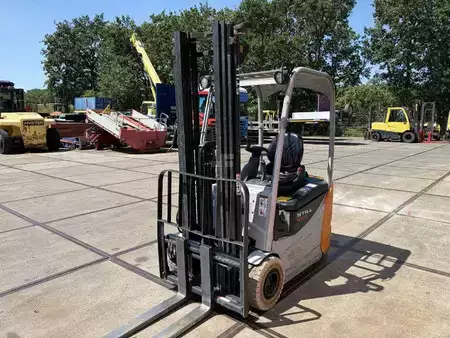 3-wiel elektrische heftrucks 2013  Still RX 50-15 1500kg Triplo / sideshift (4)