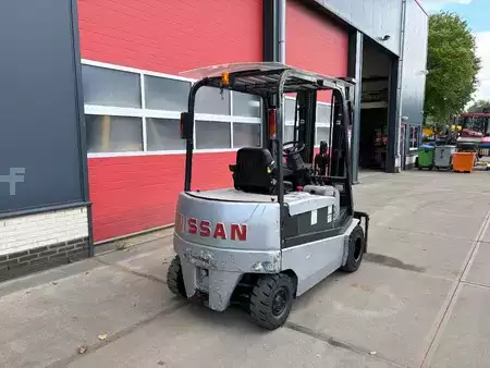 Electric - 4 wheels 2002  Nissan GQ02 L 30 CU (3)