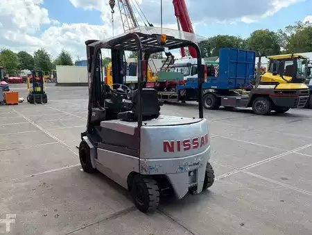 Electric - 4 wheels 2002  Nissan GQ02 L 30 CU (4)