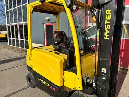 Eléctrico - 4 rodas 2019  Hyster J 2.5 XN 2500kg E- heftruck triplo (16)