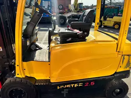 Eléctrico - 4 rodas 2019  Hyster J 2.5 XN 2500kg E- heftruck triplo (9)