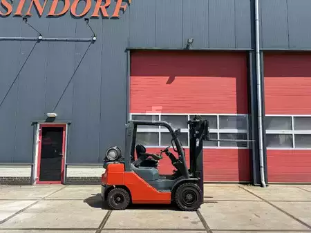 LPG heftrucks 2017  Toyota 02-8FGF25 2500 kg LPG heftruck (11)