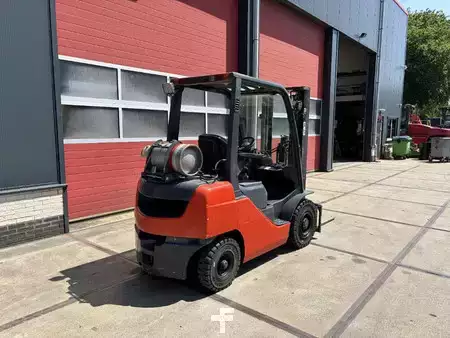 LPG heftrucks 2017  Toyota 02-8FGF25 2500 kg LPG heftruck (3)