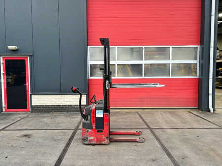 Stoccatori 2004  Sichelschmidt D 412 ASM 1250 kg stapelaar (9)