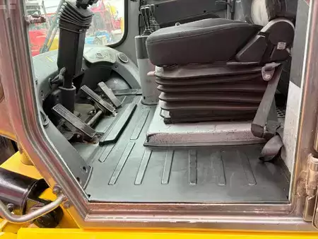 Chariots élévateurs diesel 2014  Hyundai 130 D-7 A (16)