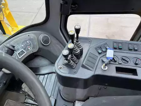 Chariots élévateurs diesel 2014  Hyundai 130 D-7 A (18)