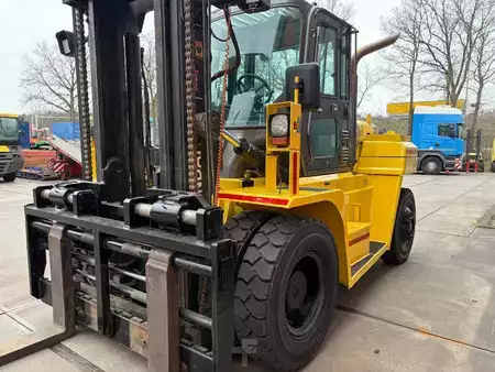 Chariots élévateurs diesel 2014  Hyundai 130 D-7 A (6)