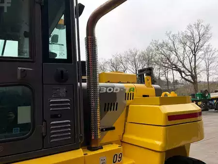 Chariots élévateurs diesel 2014  Hyundai 130 D-7 A (9)