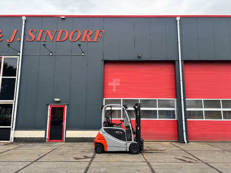 Eléctrico - 4 rodas 2014  Still RX 20-20 2000kg TIPLO / Sideshift (1)